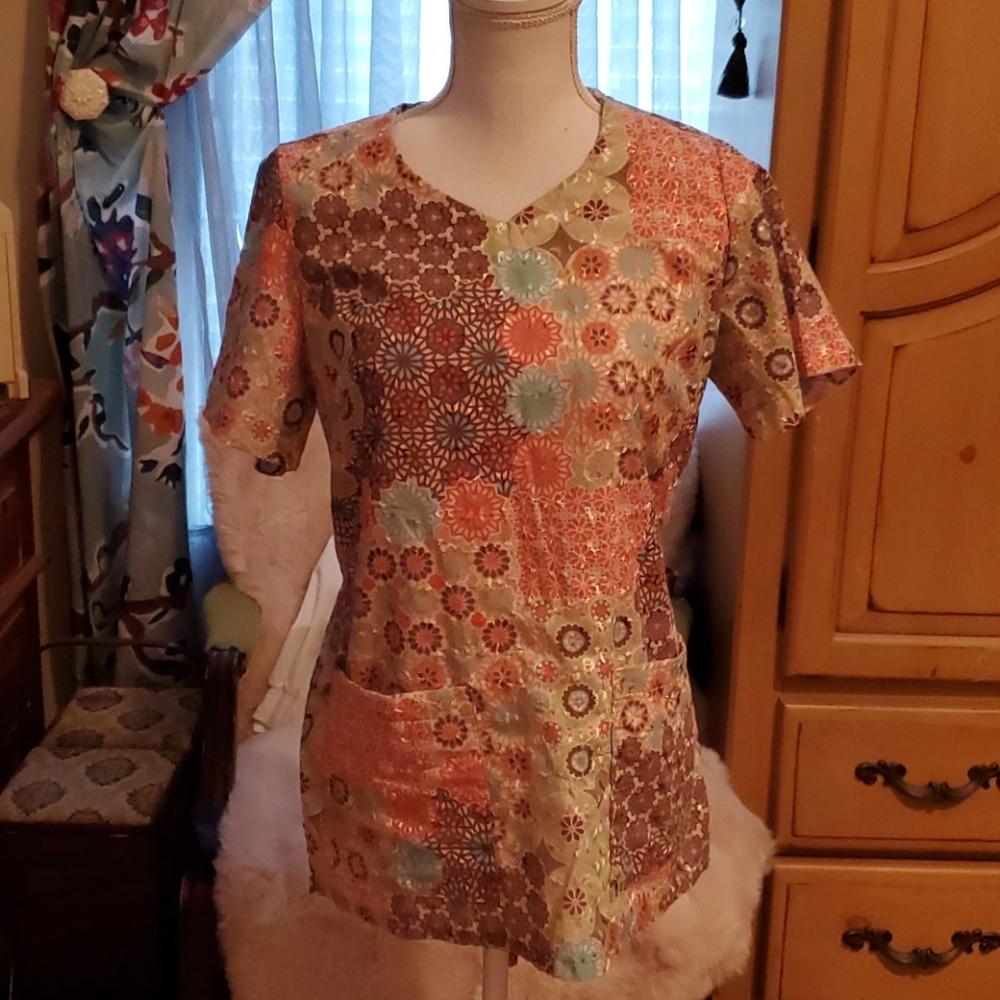 Elan by Barco size small scrub top.